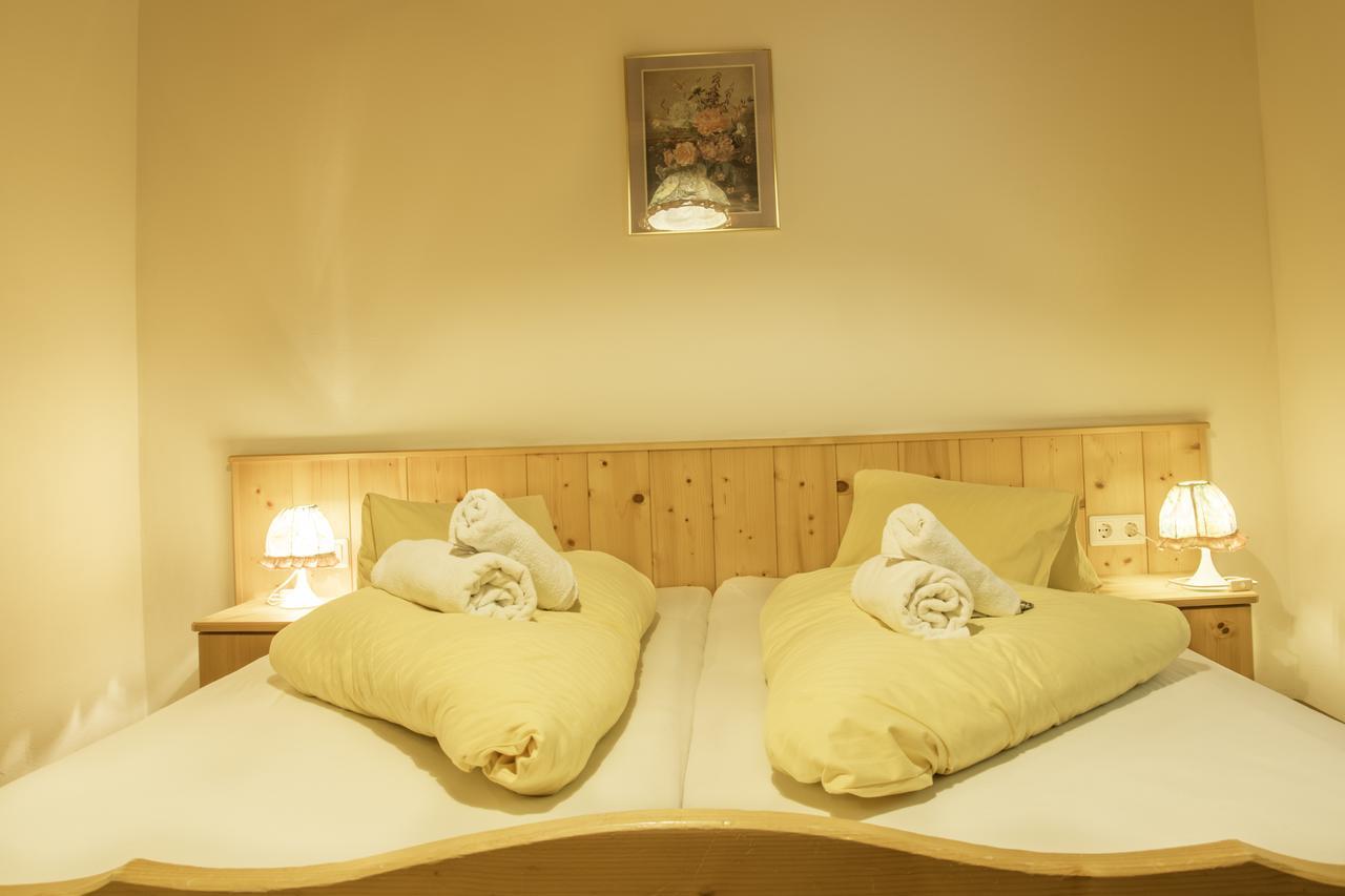 Hotel Gell Tweng Exteriér fotografie